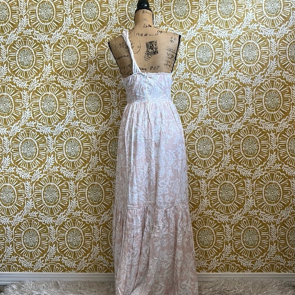 NWT Selfie Leslie Kamali Floral One-Shoulder Keyhole Maxi Dress in Beige size S - Picture 11 of 14